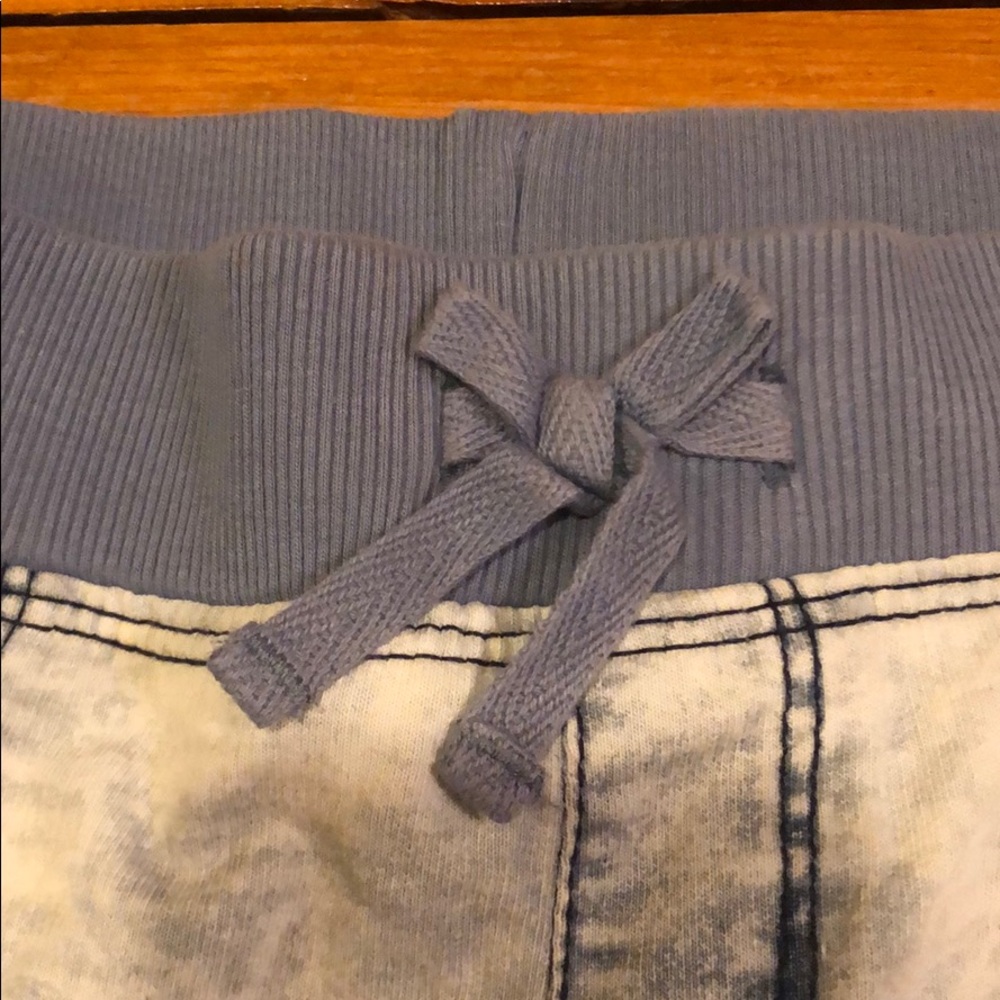 Arizona Capris - Picture 4 of 5